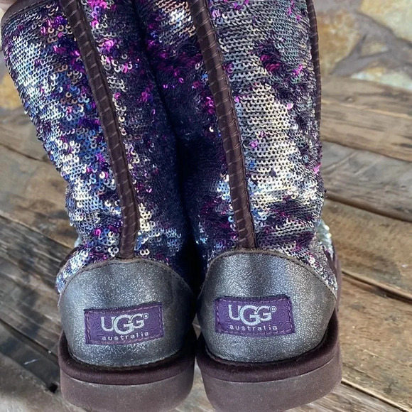 Check out this nice womens UGG winter boots size 7 they change colors - Picture 5 of 10